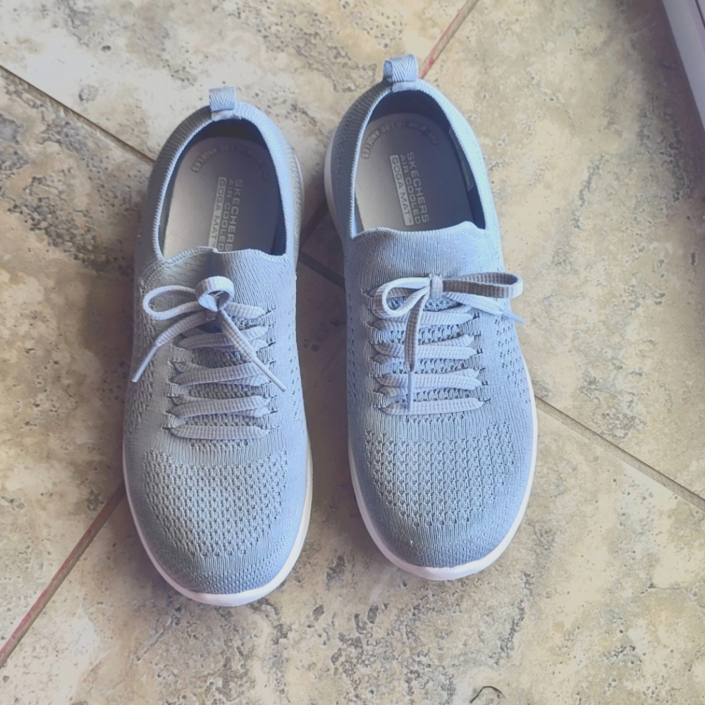 Sketchers shoes